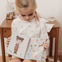 Little Dutch Speelgoed Vanaf 3 Jaar|Creatief Speelgoed^Aankleed- en stickerboek - Fairy Garden
