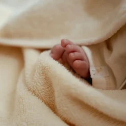 Little Dutch Badcape Baby|Omslagdoek^Badcape - Wit - 75 x 75 - Newborn Naturals - Little Goose