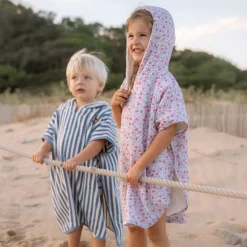 Little Dutch Badjasjes & Poncho's|Badponcho Kind^Badponcho - Meerkleurig - Maat one size - Sunny Flowers