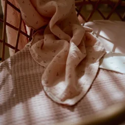 Little Dutch Wiegdekens^Gebreid wiegdeken - Fleece - Roze - Essentials