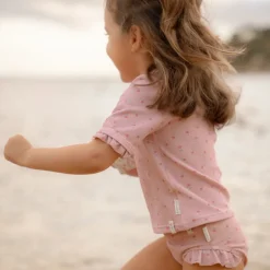 Little Dutch Zwemkleding|Meisjes Kleding^Zwemshirt korte mouw - Lichtroze - Sunny Flowers
