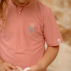 Little Dutch Zwemkleding|Meisjes Kleding^Zwemshirt korte mouw - Roze - Sunny Flowers